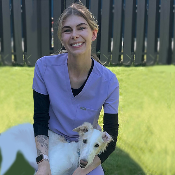 Lindsay - Vet/Animal Assistant